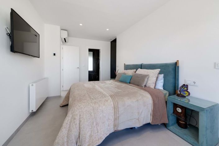 Image No.25-3 Bed Villa for sale