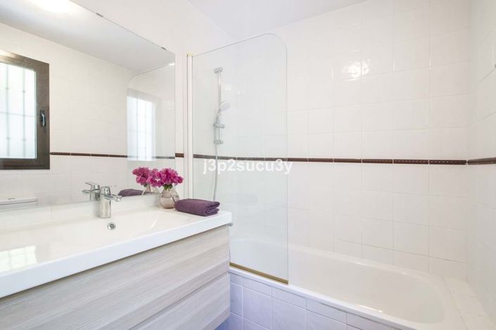 Image No.15-3 Bed Semi-Detached for sale