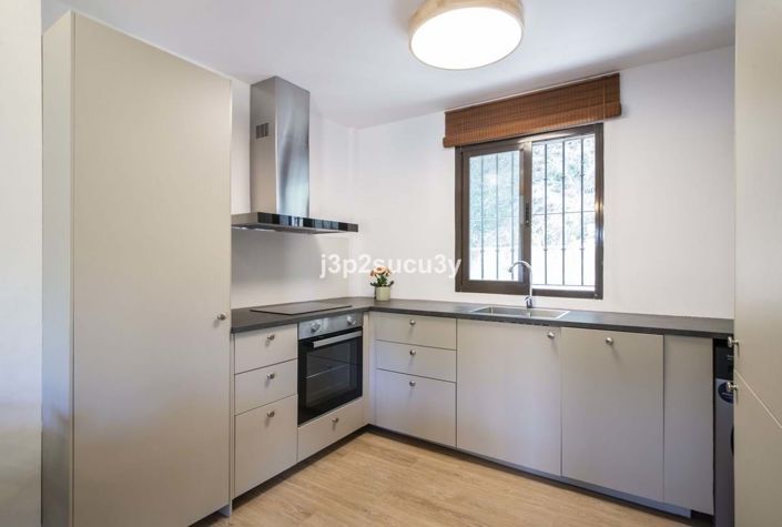 Image No.8-3 Bed Semi-Detached for sale