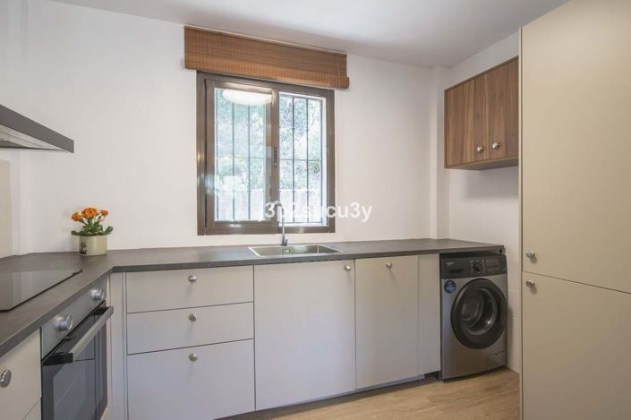 Image No.9-3 Bed Semi-Detached for sale