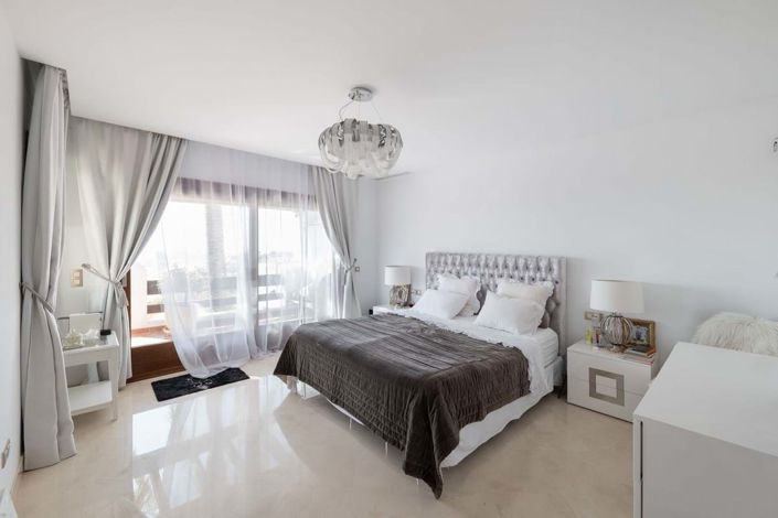 Image No.11-4 Bed Townhouse for sale