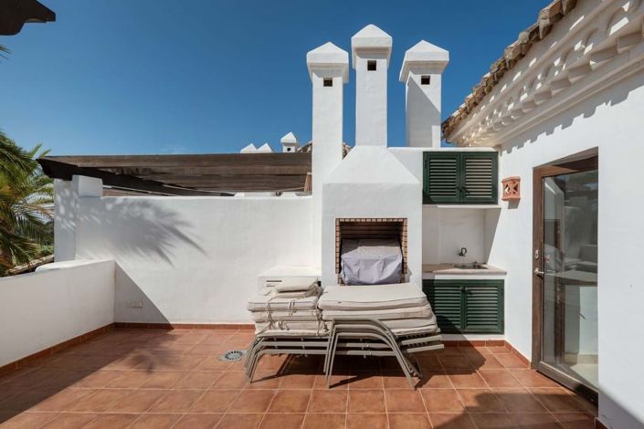 Image No.19-4 Bed Townhouse for sale