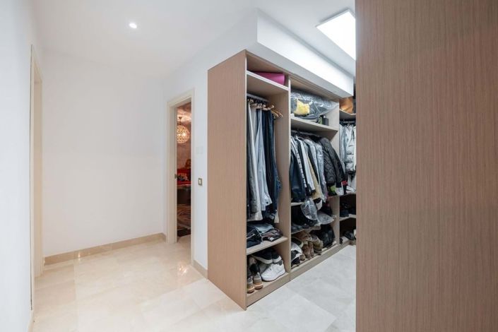 Image No.21-4 Bed Townhouse for sale