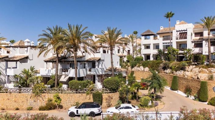 Image No.30-4 Bed Townhouse for sale