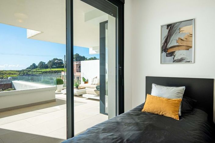 Image No.15-2 Bed Apartment for sale