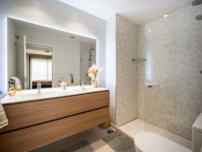 Image No.16-2 Bed Apartment for sale