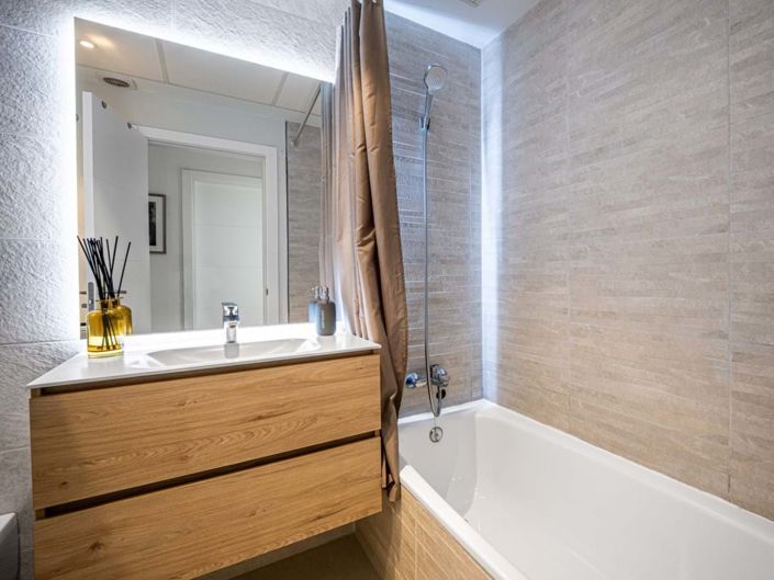 Image No.17-2 Bed Apartment for sale