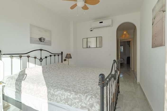 Image No.32-2 Bed Apartment for sale