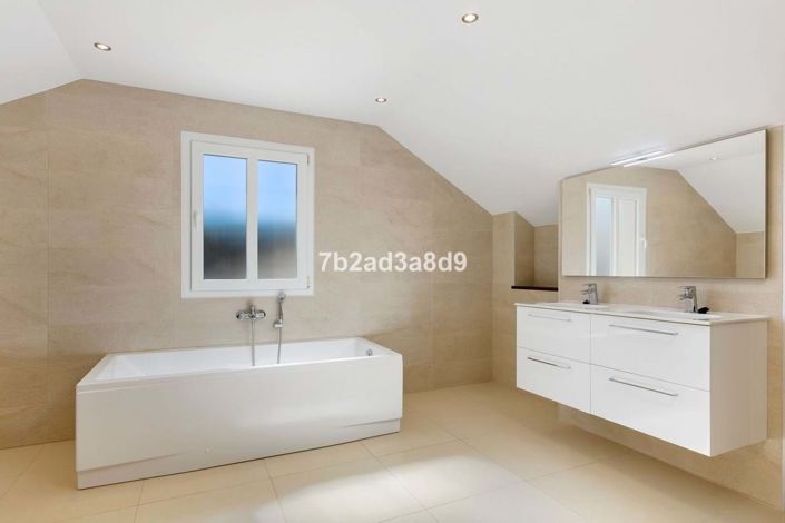 Image No.22-6 Bed Villa for sale