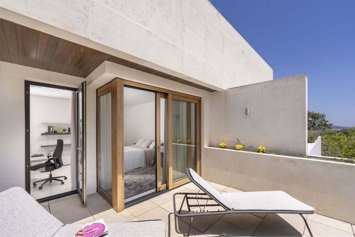 Image No.20-5 Bed Townhouse for sale