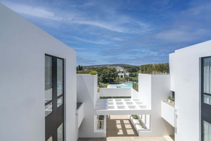 Image No.28-5 Bed Townhouse for sale