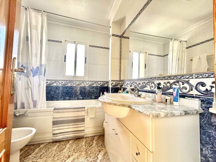 Image No.11-3 Bed Townhouse for sale