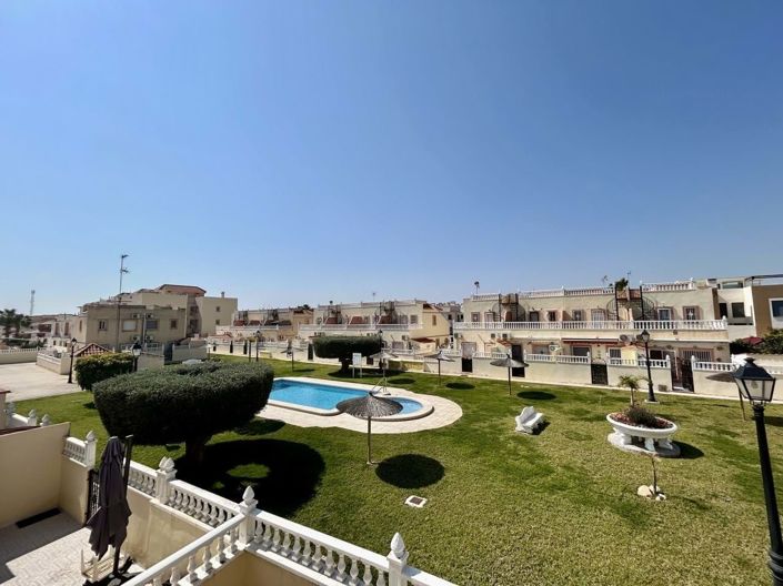 Image No.16-3 Bed Townhouse for sale