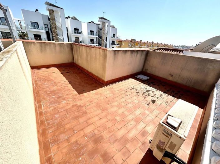 Image No.19-3 Bed Townhouse for sale