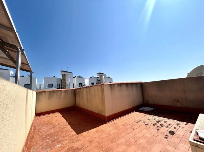 Image No.20-3 Bed Townhouse for sale