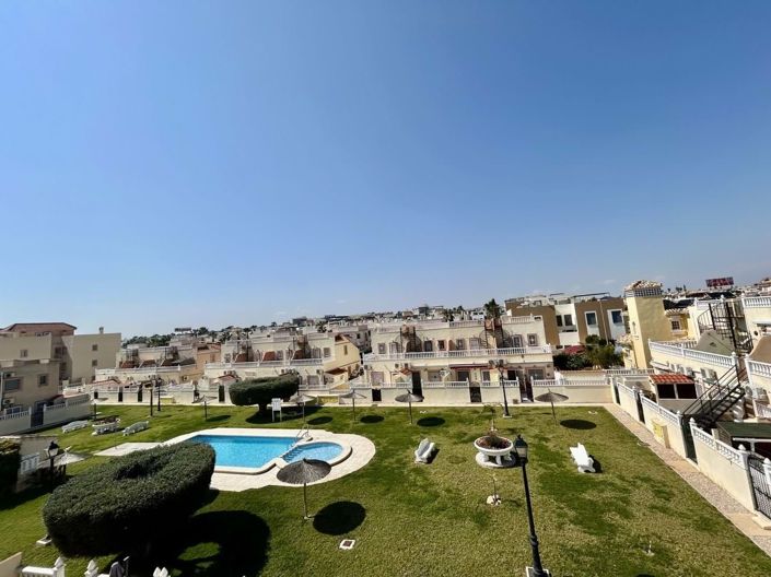 Image No.21-3 Bed Townhouse for sale