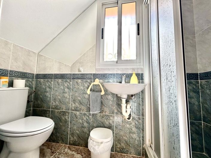 Image No.26-3 Bed Townhouse for sale