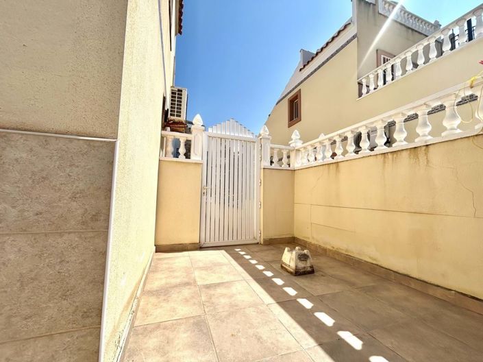 Image No.31-3 Bed Townhouse for sale