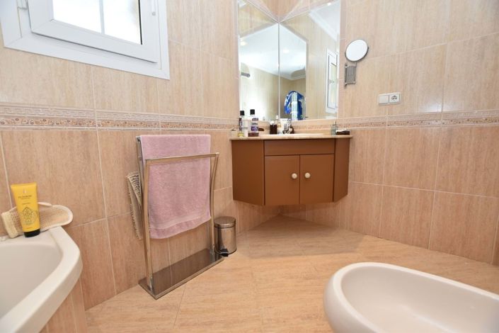 Image No.23-3 Bed Villa for sale