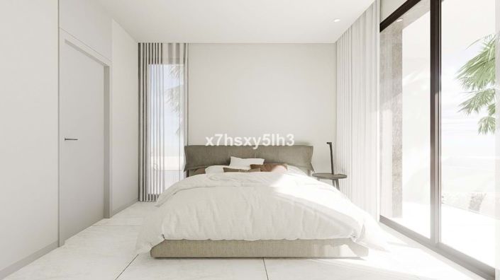 Image No.10-5 Bed Villa for sale