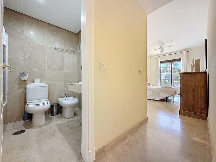 Image No.24-2 Bed Apartment for sale