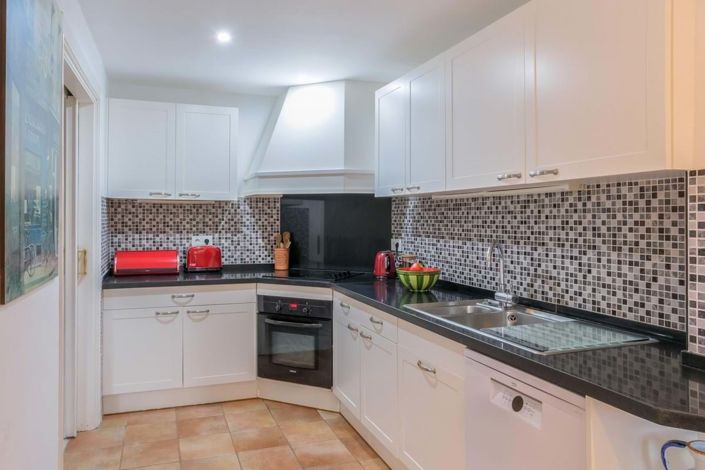 Image No.21-3 Bed Townhouse for sale