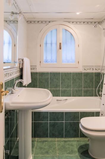 Image No.24-3 Bed Townhouse for sale