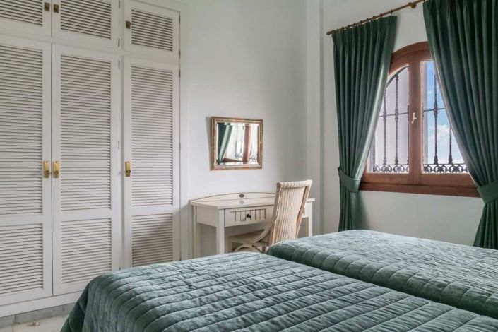 Image No.27-3 Bed Townhouse for sale