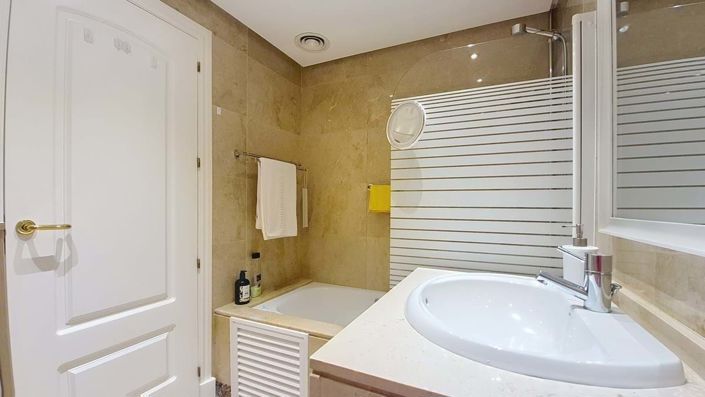 Image No.20-3 Bed Apartment for sale