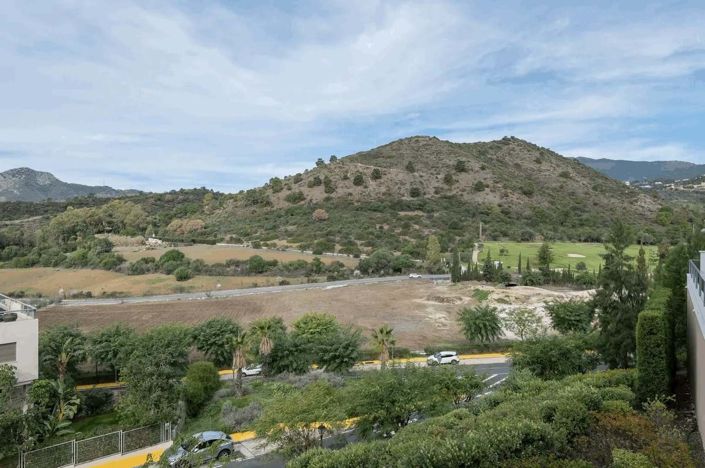 Image No.23-3 Bed Apartment for sale