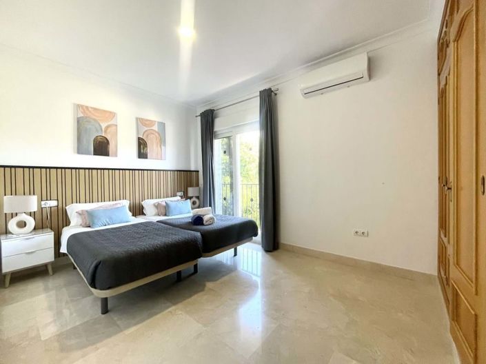 Image No.48-4 Bed Villa for sale