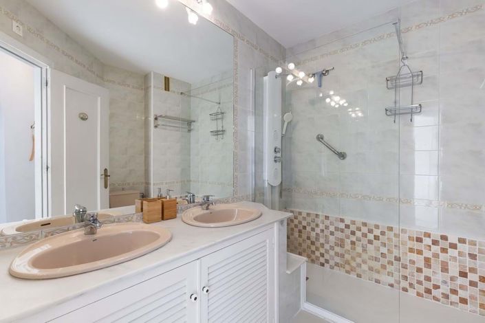 Image No.16-2 Bed Apartment for sale