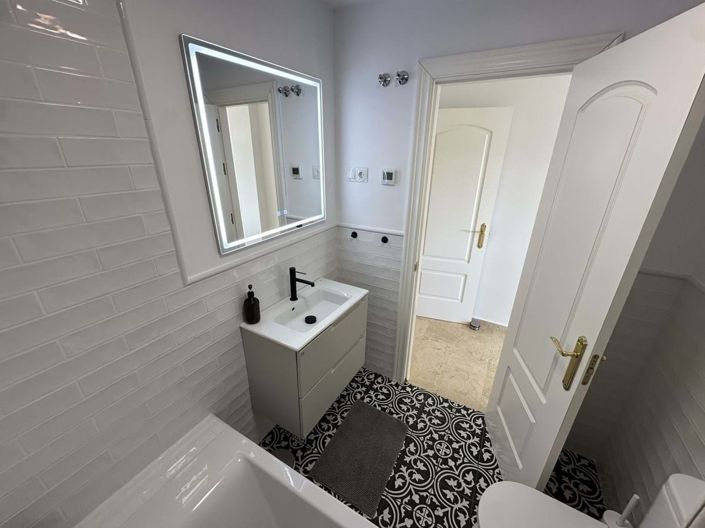 Image No.28-2 Bed Apartment for sale