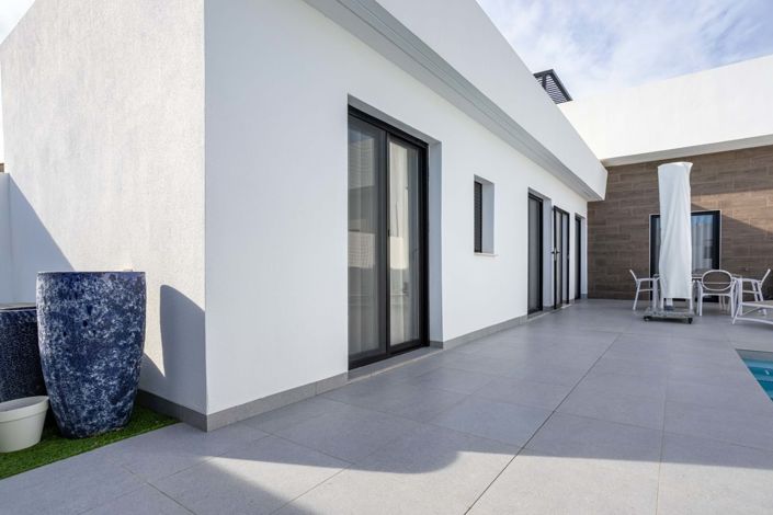 Image No.37-3 Bed Villa for sale