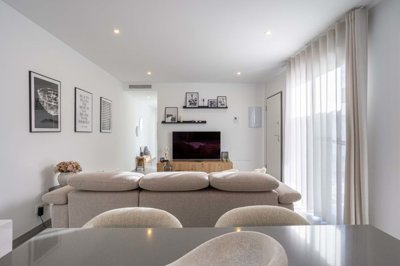 1447-662542-78d1f4f8b6655591b02d22fabb36a692d