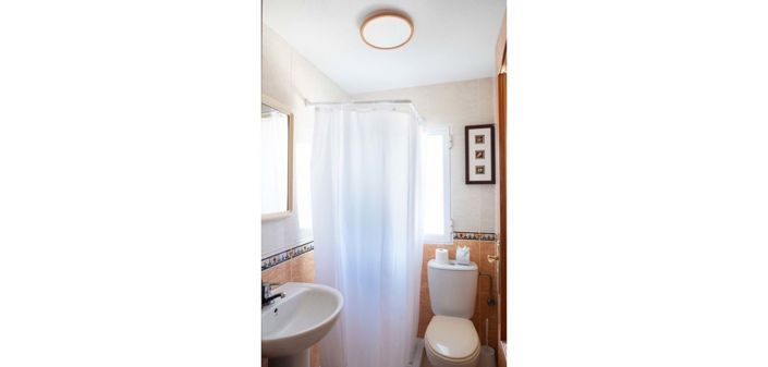 Image No.17-4 Bed Townhouse for sale