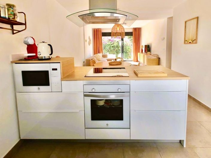 Image No.20-3 Bed Apartment for sale