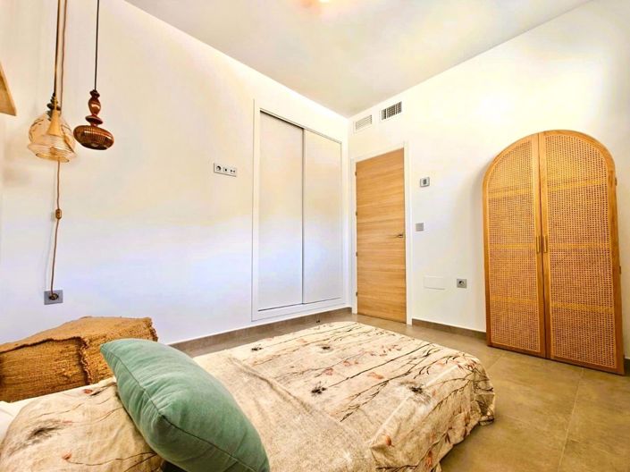 Image No.30-3 Bed Apartment for sale