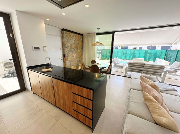 Image No.10-3 Bed Villa for sale