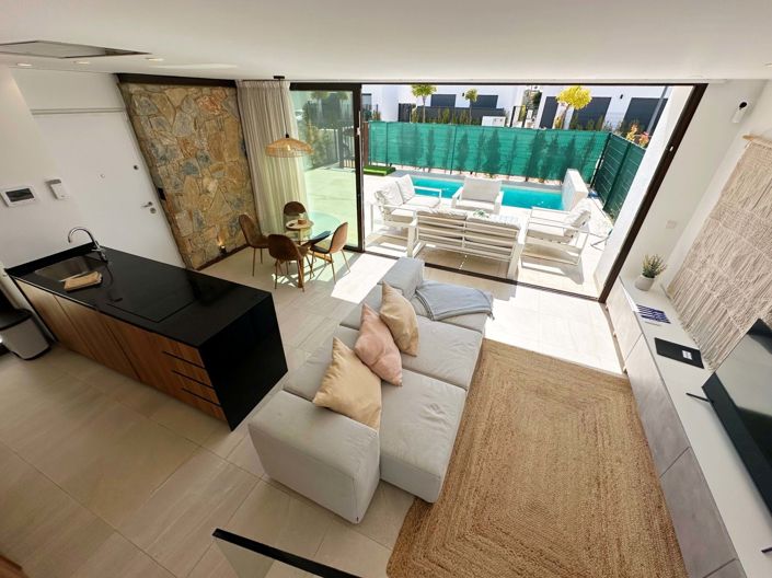 Image No.3-3 Bed Villa for sale