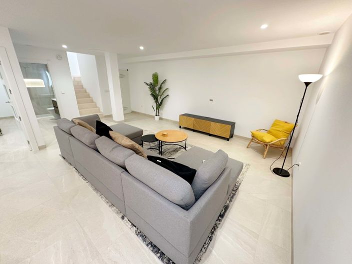 Image No.44-3 Bed Villa for sale