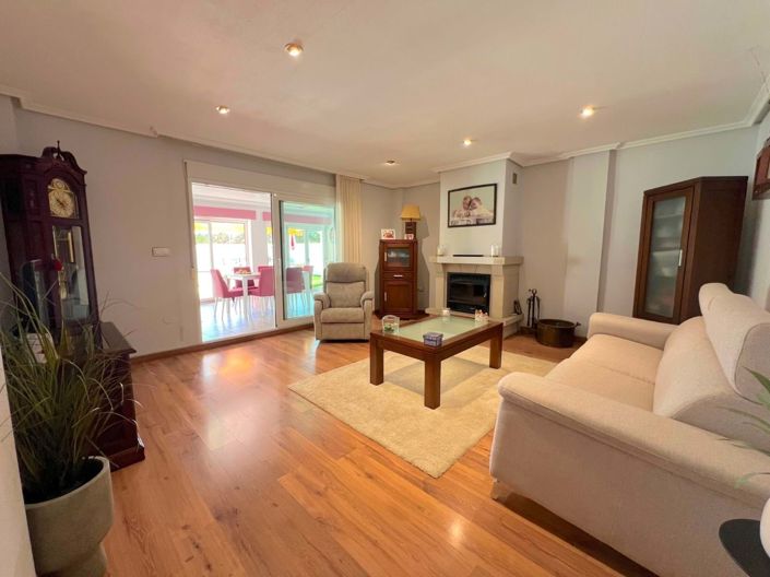 Image No.11-6 Bed Villa for sale