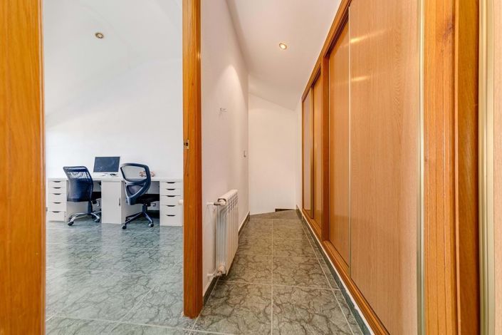 Image No.30-6 Bed Villa for sale