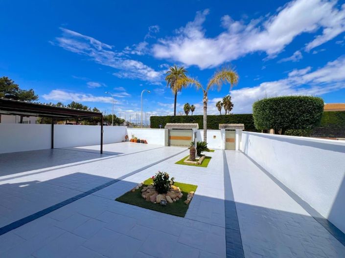 Image No.38-6 Bed Villa for sale