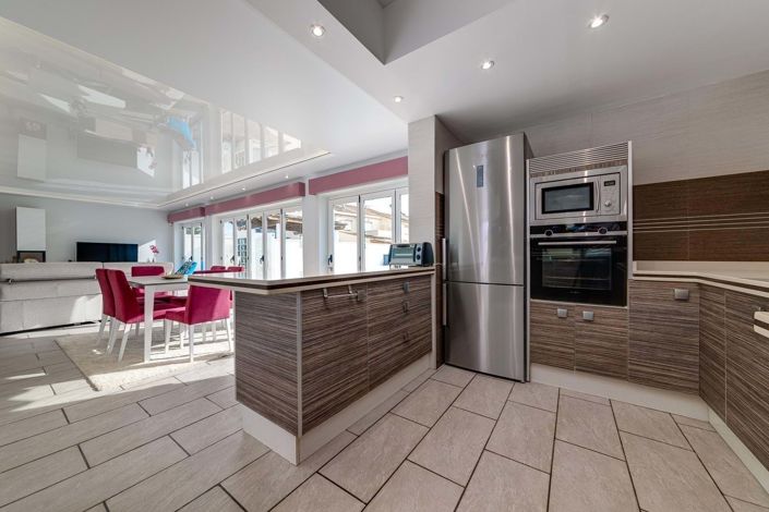 Image No.7-6 Bed Villa for sale