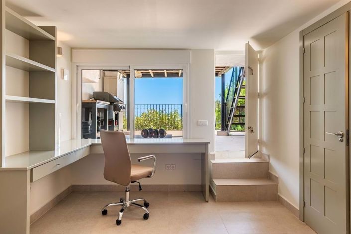 Image No.35-2 Bed Townhouse for sale