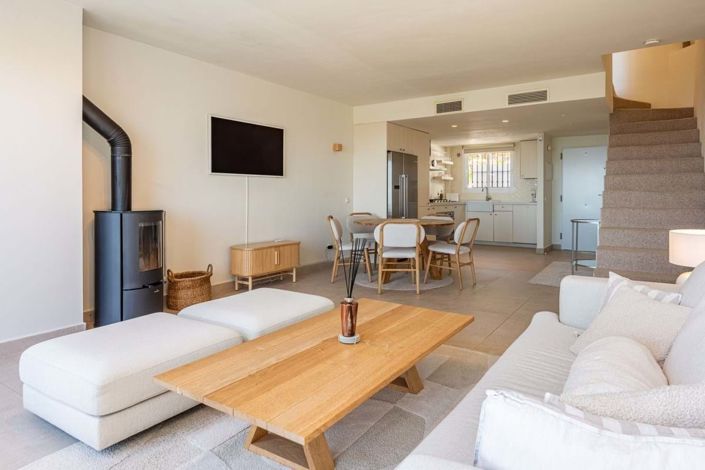 Image No.9-2 Bed Townhouse for sale