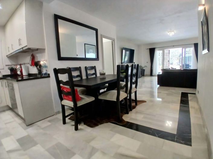 Image No.9-3 Bed Apartment for sale