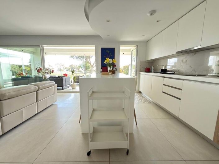 Image No.21-3 Bed Apartment for sale