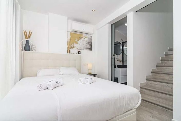 Image No.8-3 Bed Townhouse for sale